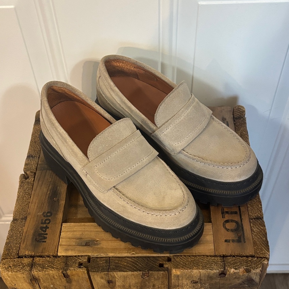 Elegant Women's Beige Loafers